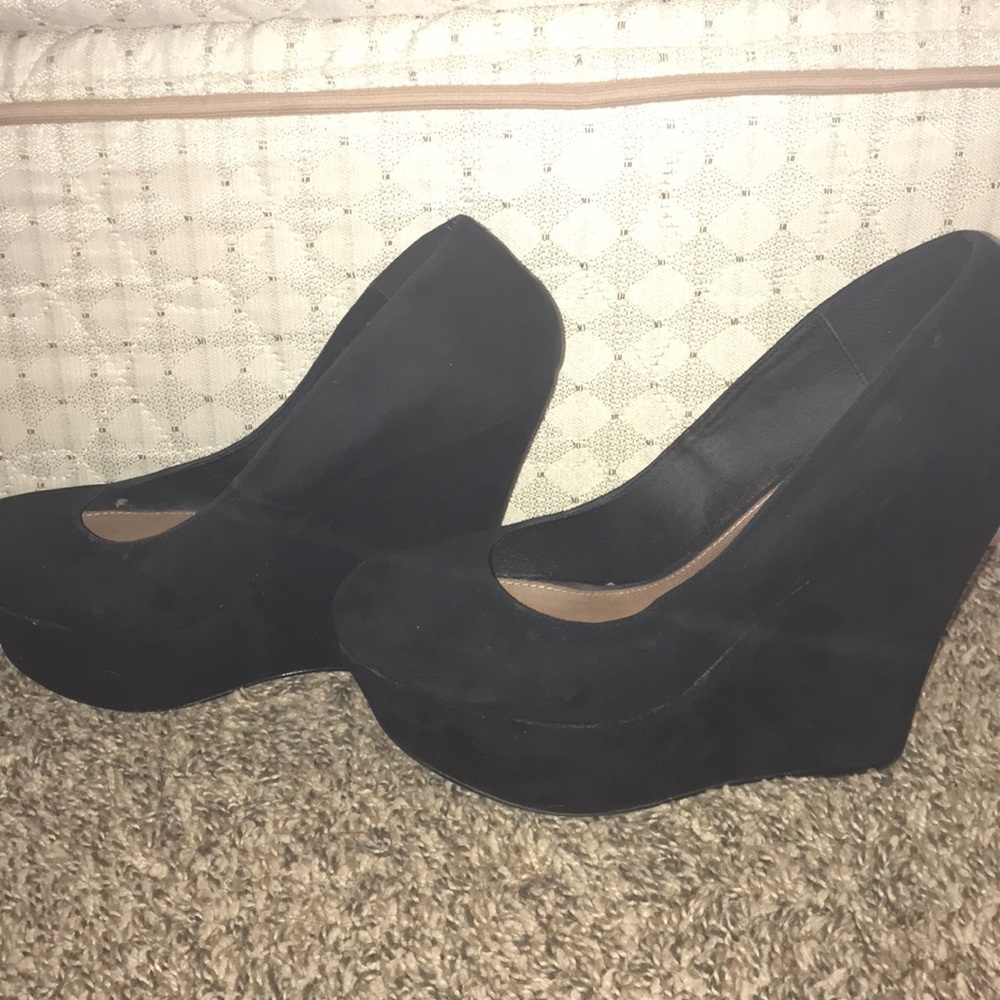 Black Steve Madden heels